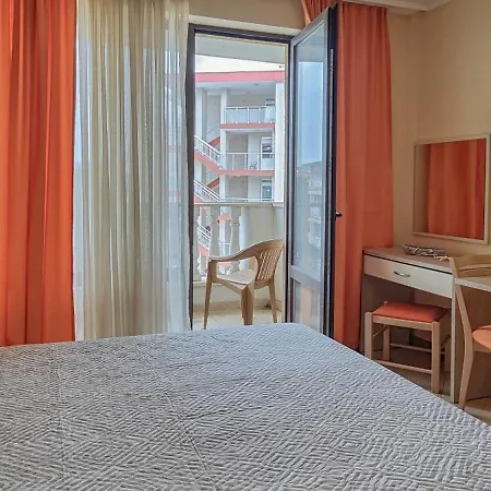 Royal Sun Aparthotel 2*