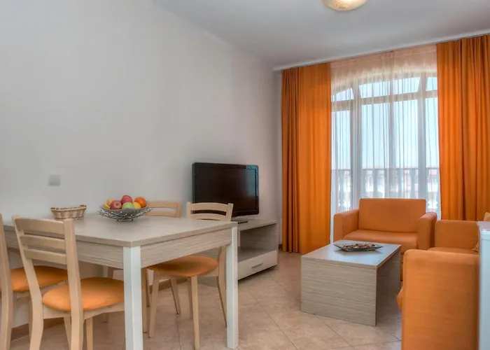 Royal Sun Lägenhetshotell Slăntjev Brjag